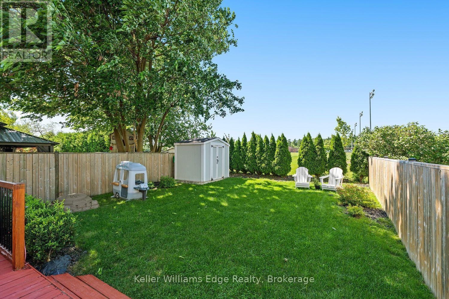 3389 Palmer Drive, Burlington (Palmer), ON - Outdoor With Backyard