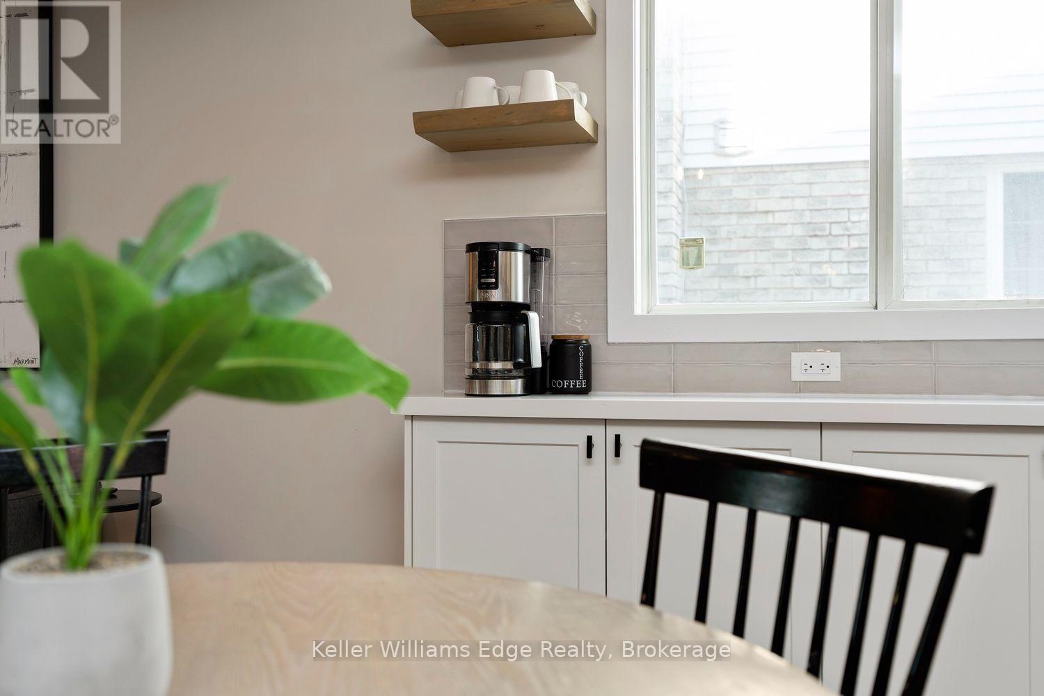 3389 Palmer Drive, Burlington (Palmer), ON - Indoor