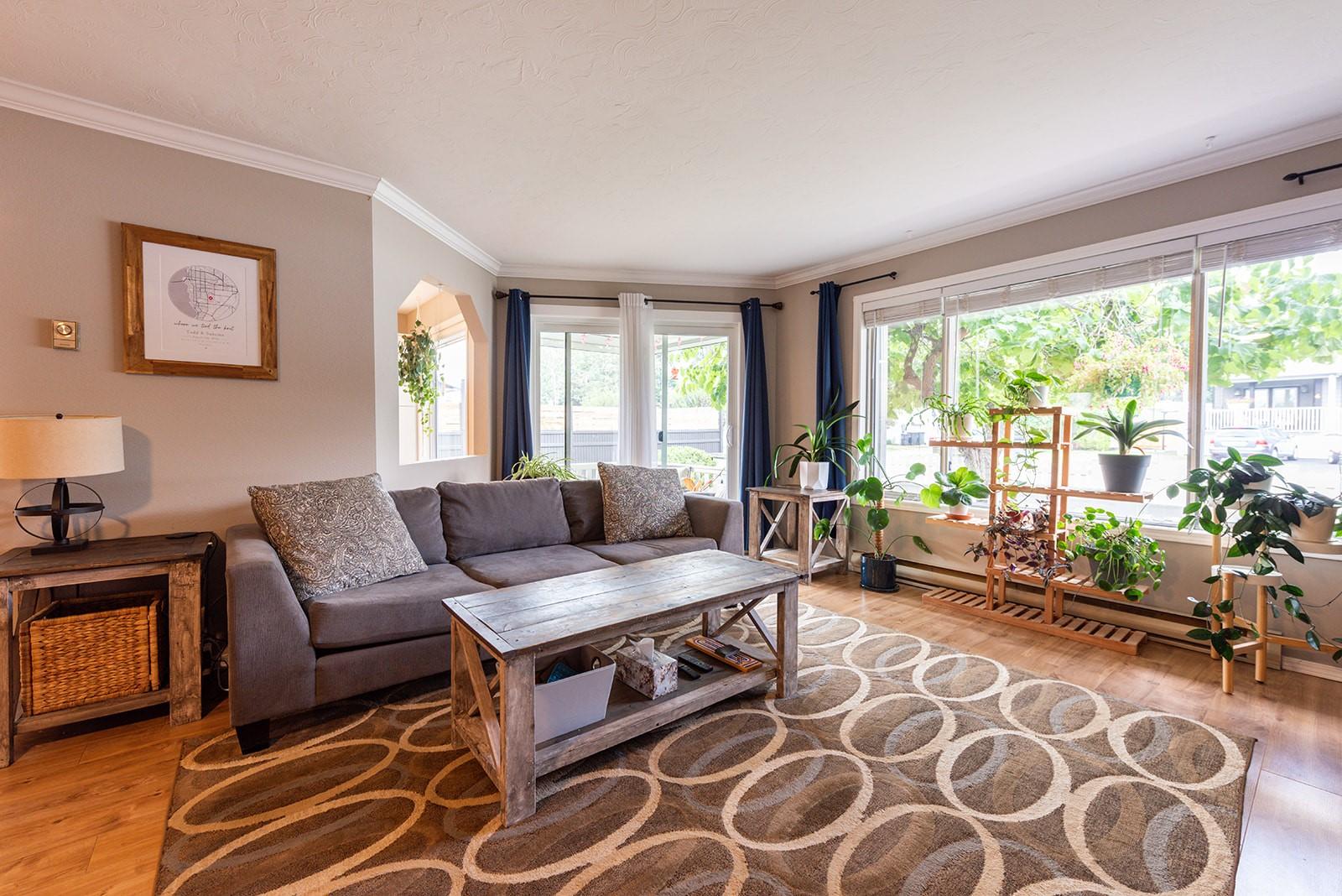 101-62 Dauphin Avenue, Penticton, BC - Indoor Photo Showing Living Room