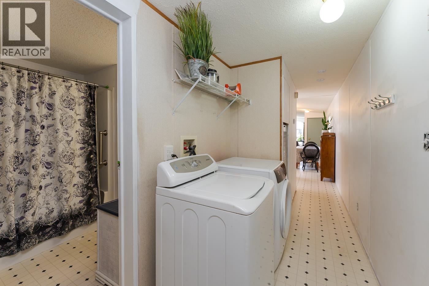 35 5164 Hart Highway, Prince George, BC - Indoor Photo Showing Laundry Room