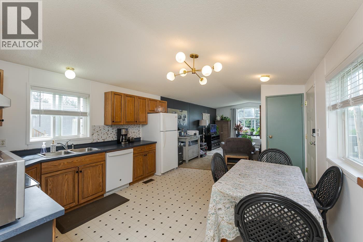 35 5164 Hart Highway, Prince George, BC - Indoor Photo Showing Kitchen With Double Sink