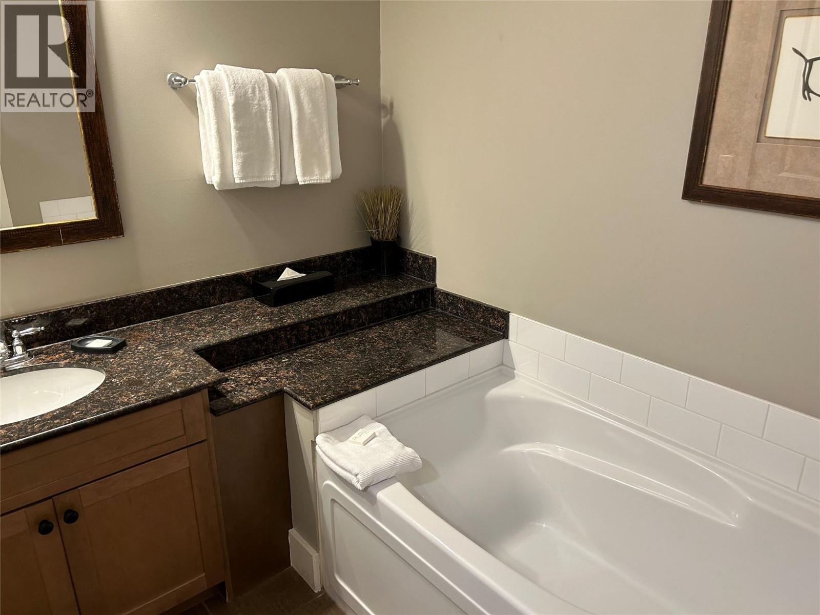 1200 Rancher Creek Road Unit# 339D, Osoyoos, BC - Indoor Photo Showing Bathroom