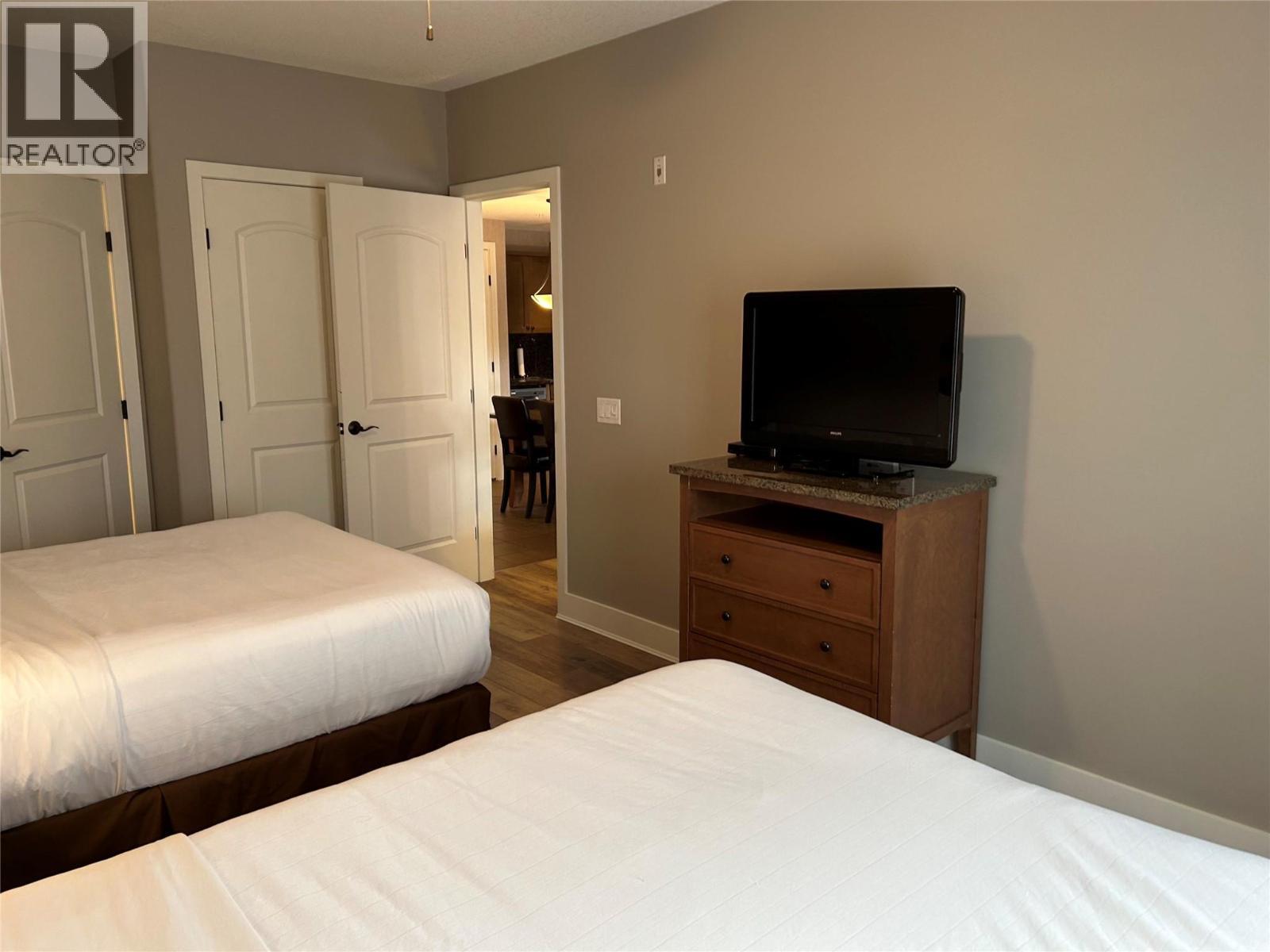 1200 Rancher Creek Road Unit# 339D, Osoyoos, BC - Indoor Photo Showing Bedroom