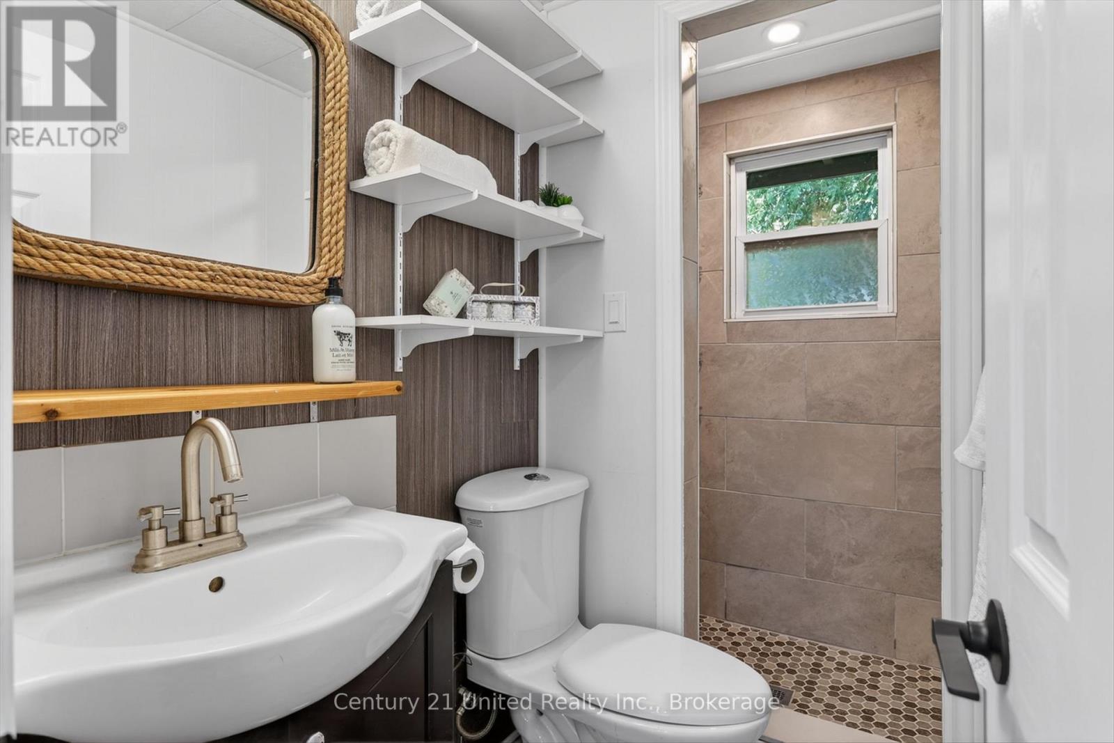 98 Lakeview Cottage Road, Kawartha Lakes (Bexley), ON - Indoor Photo Showing Bathroom