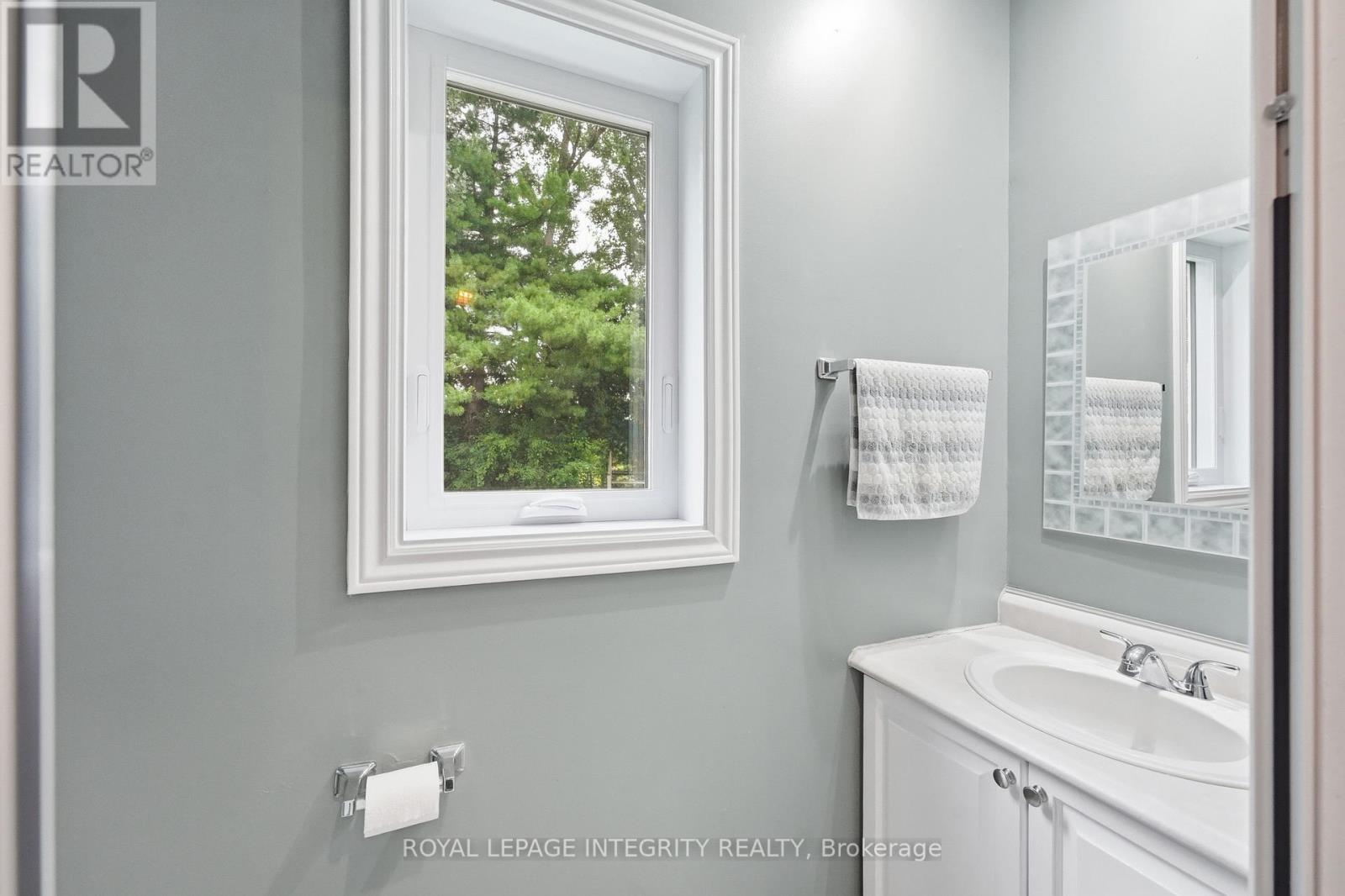 281 Frome Street, Ottawa, ON - Indoor Photo Showing Bathroom