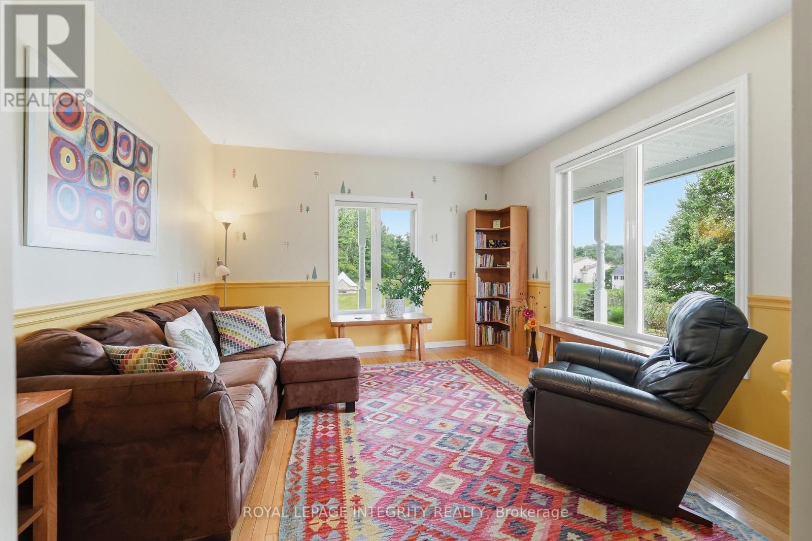 281 Frome Street, Ottawa, ON - Indoor Photo Showing Living Room