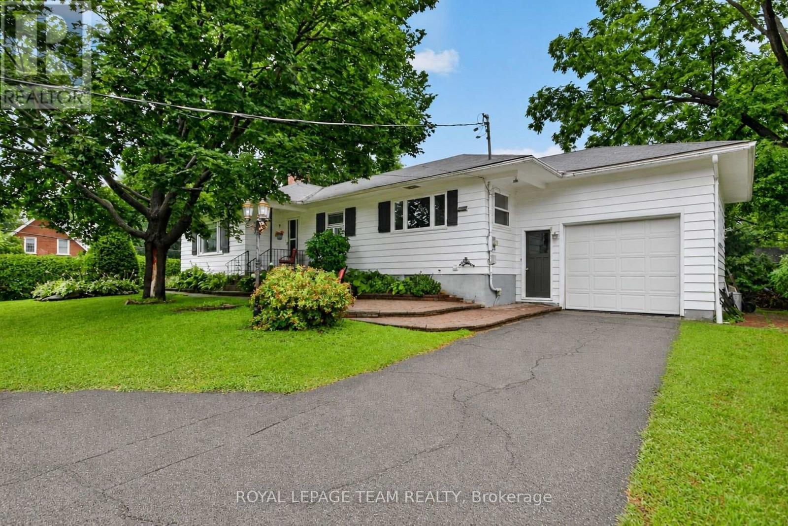 1003 St. Peter Street, Ottawa, ON - Outdoor