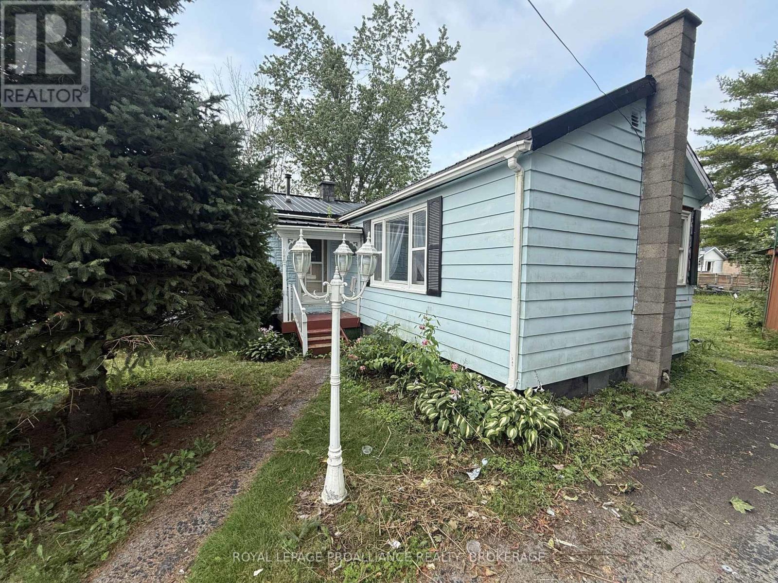 10 Potter Drive, Loyalist (Odessa), ON - Outdoor