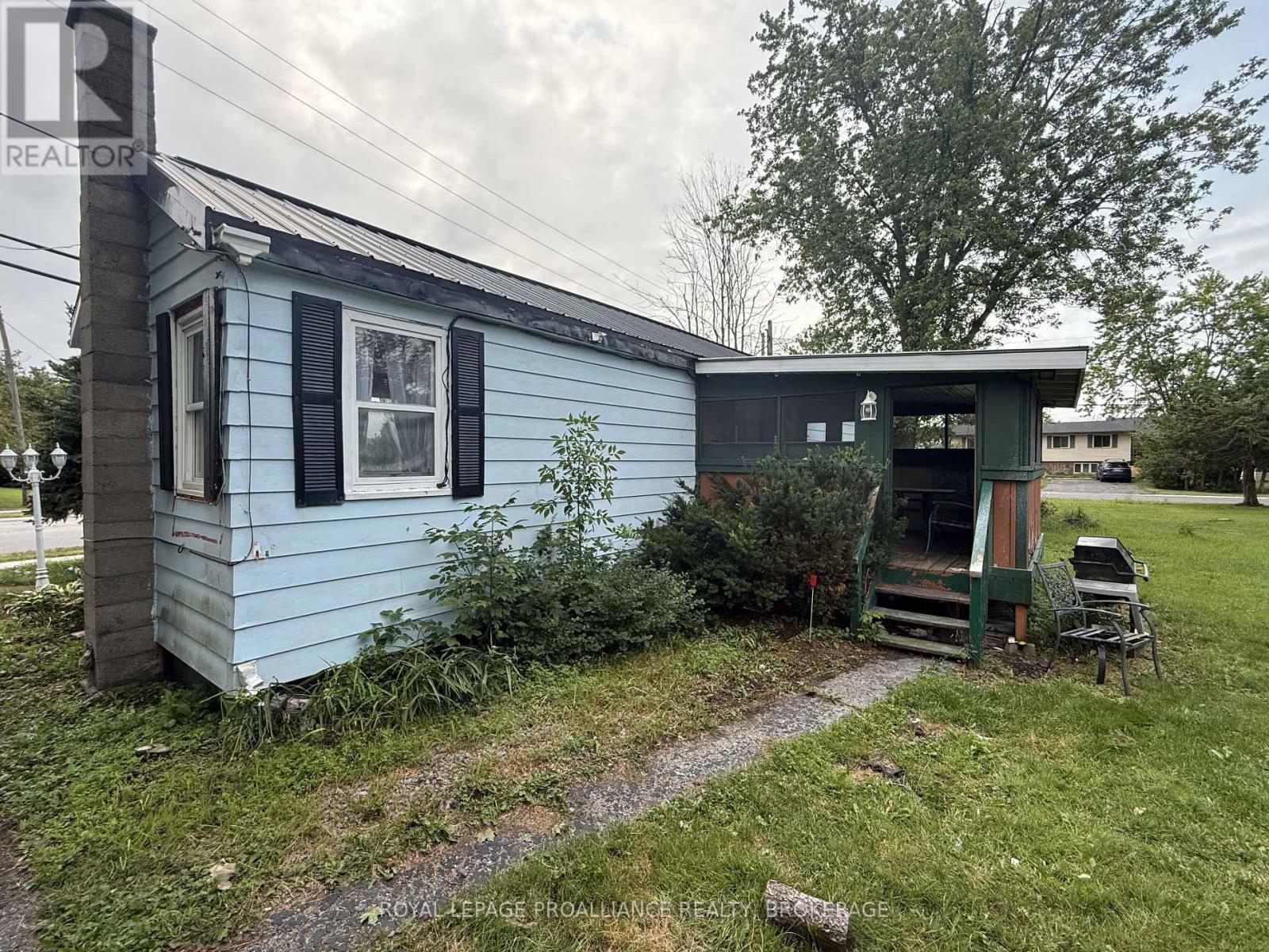 10 Potter Drive, Loyalist (Odessa), ON - Outdoor