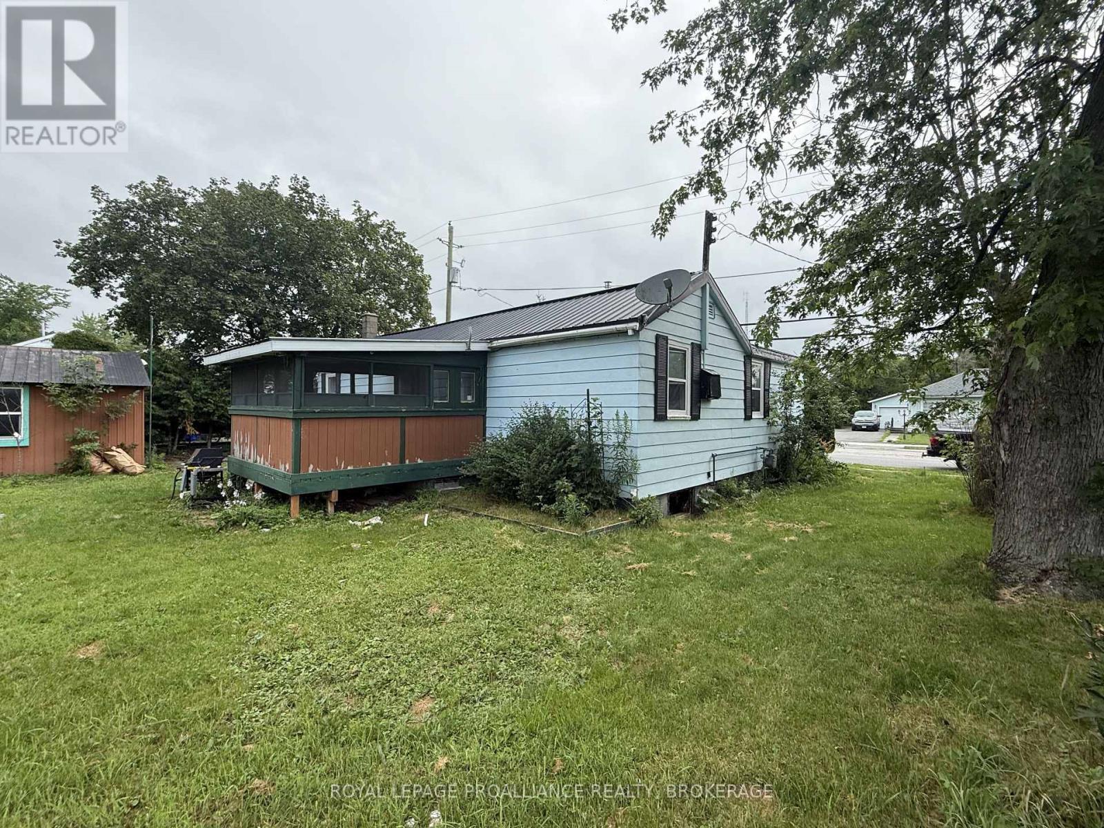 10 Potter Drive, Loyalist (Odessa), ON - Outdoor
