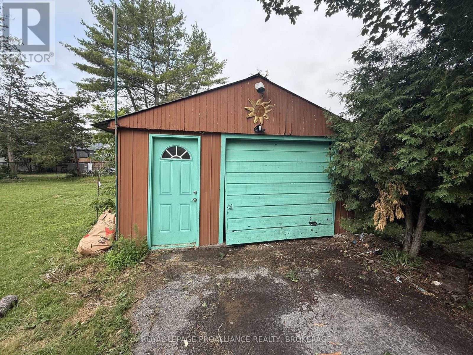 10 Potter Drive, Loyalist (Odessa), ON - Outdoor
