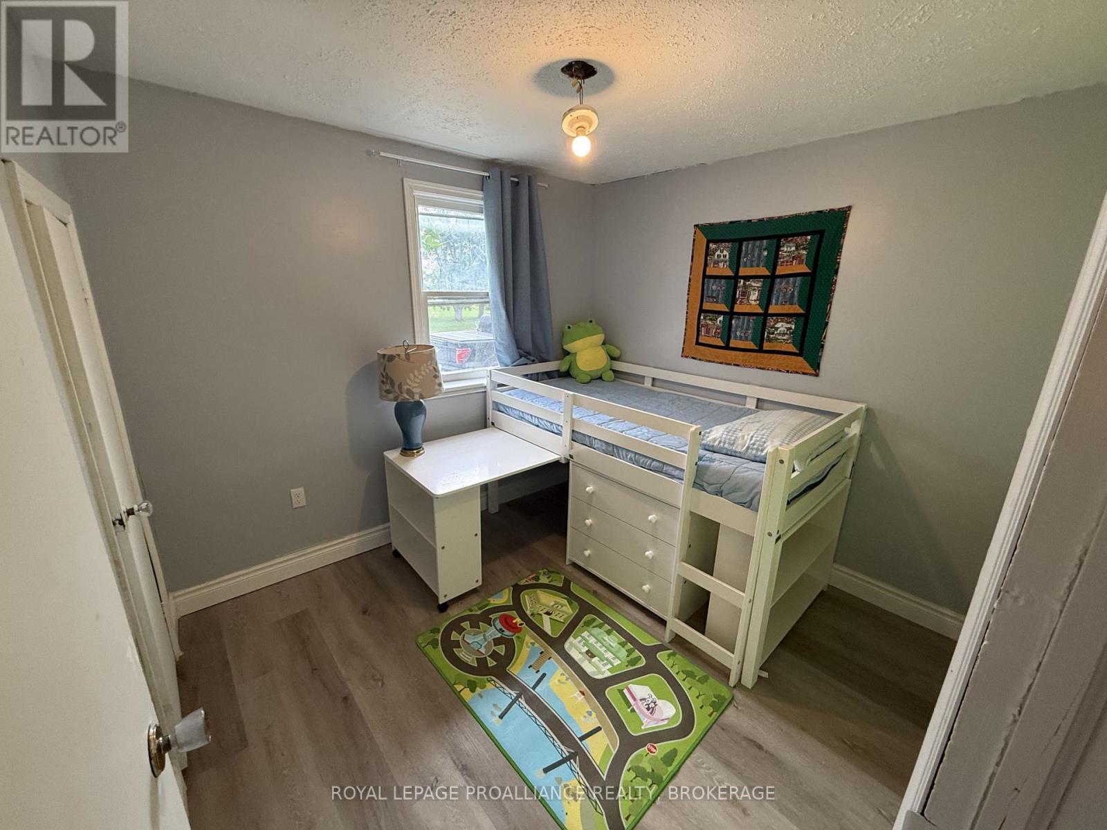 10 Potter Drive, Loyalist (Odessa), ON - Indoor