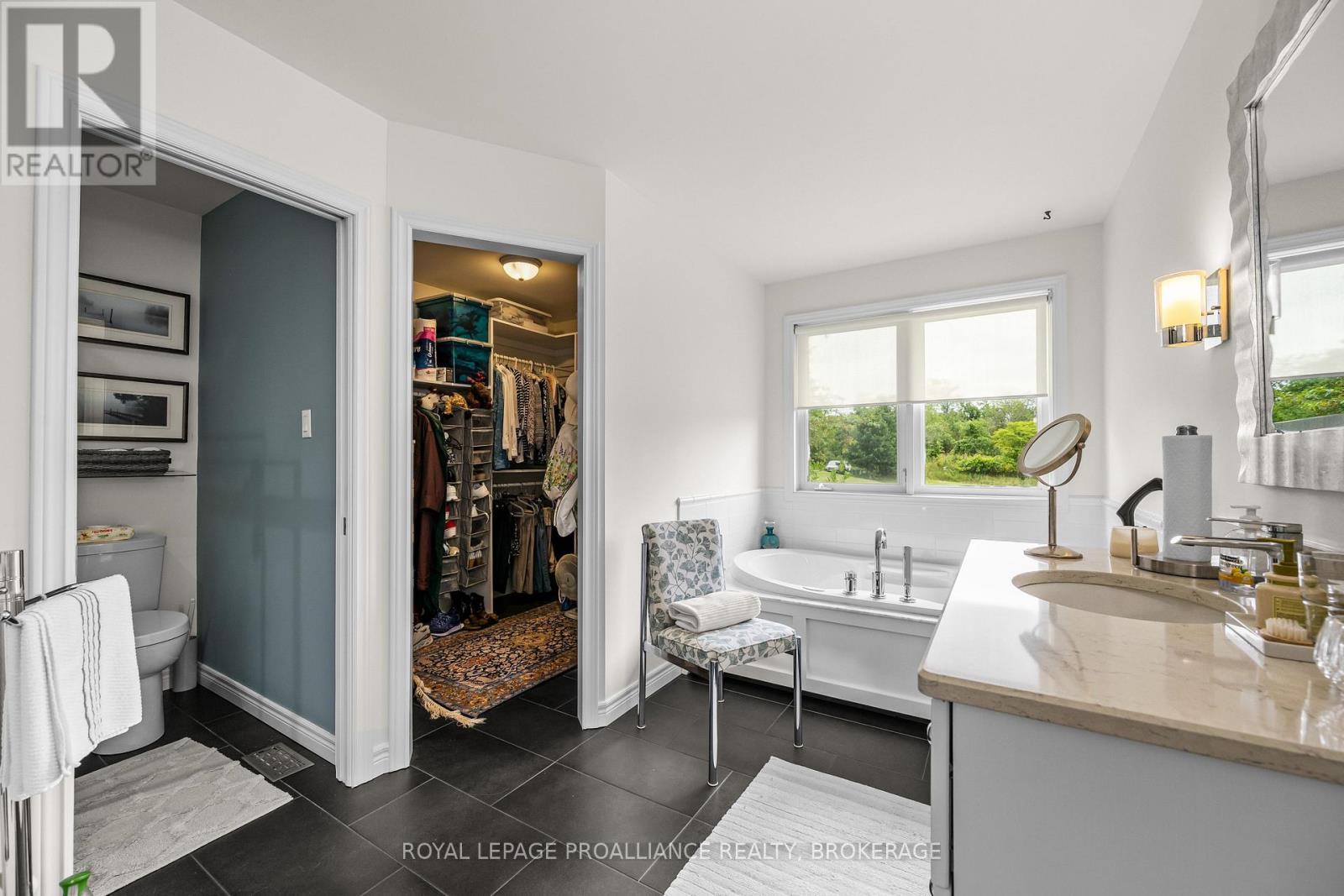 3570 Desert Lake Road, Frontenac (Frontenac South), ON - Indoor Photo Showing Bathroom
