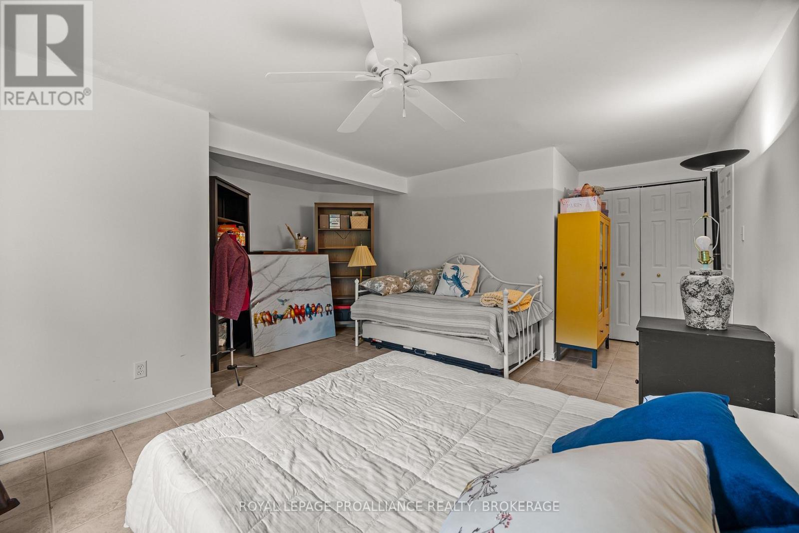 3570 Desert Lake Road, Frontenac (Frontenac South), ON - Indoor Photo Showing Bedroom