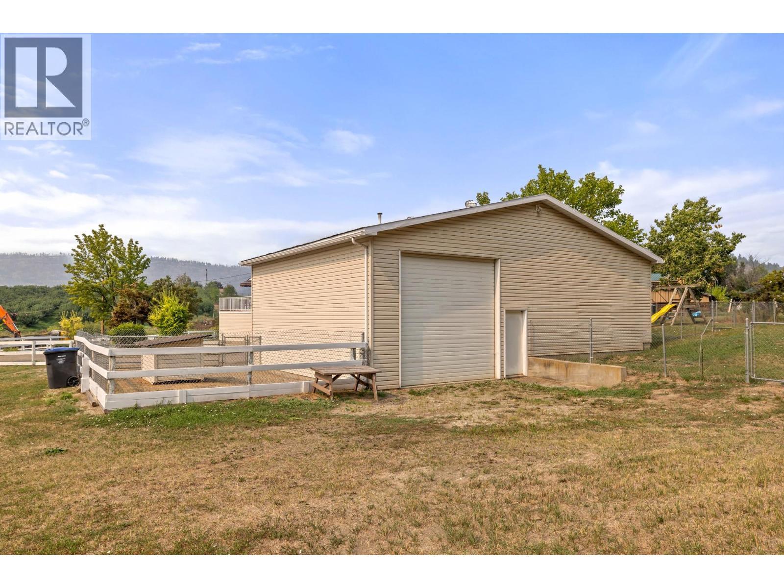 535 Curtis Road, Kelowna, BC - Outdoor