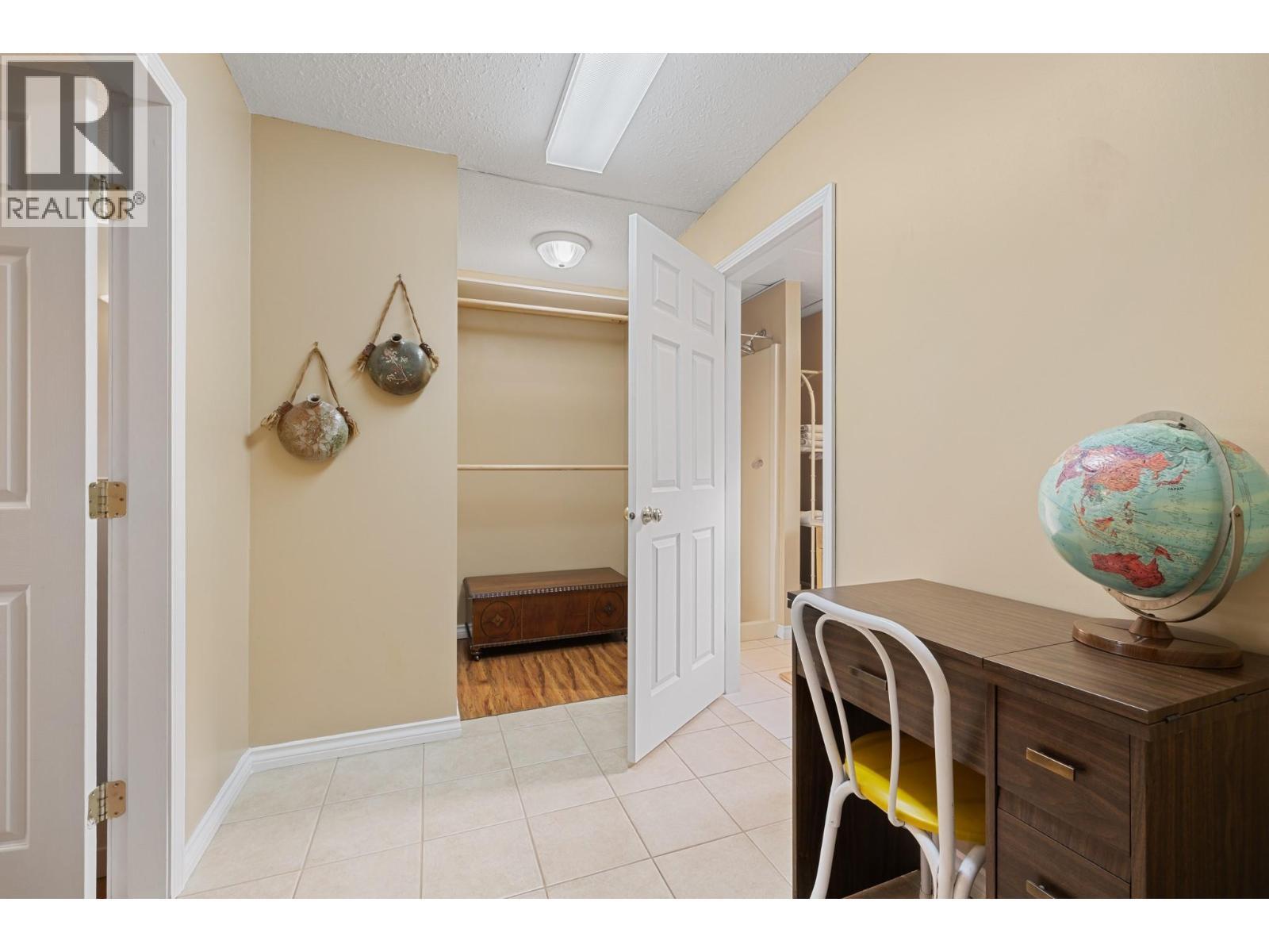 535 Curtis Road, Kelowna, BC - Indoor
