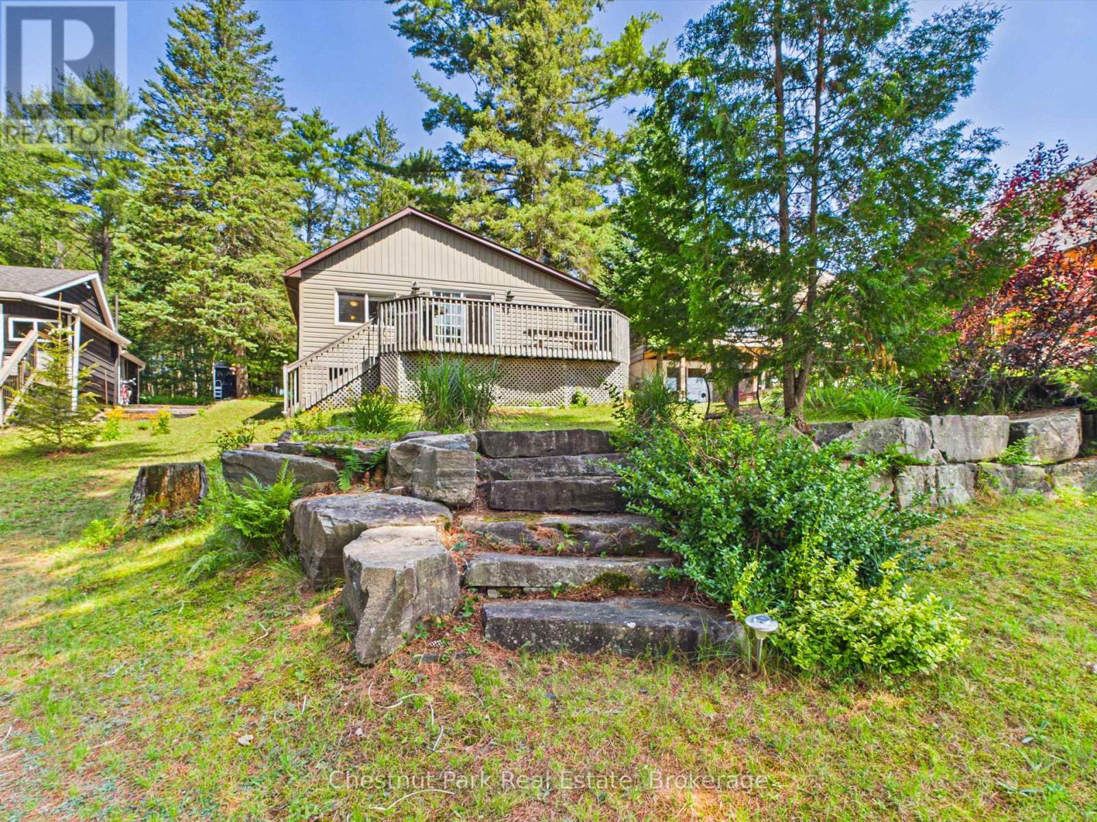 1014 Kelly Road, Lake Of Bays (Mclean), ON - Outdoor With Deck Patio Veranda