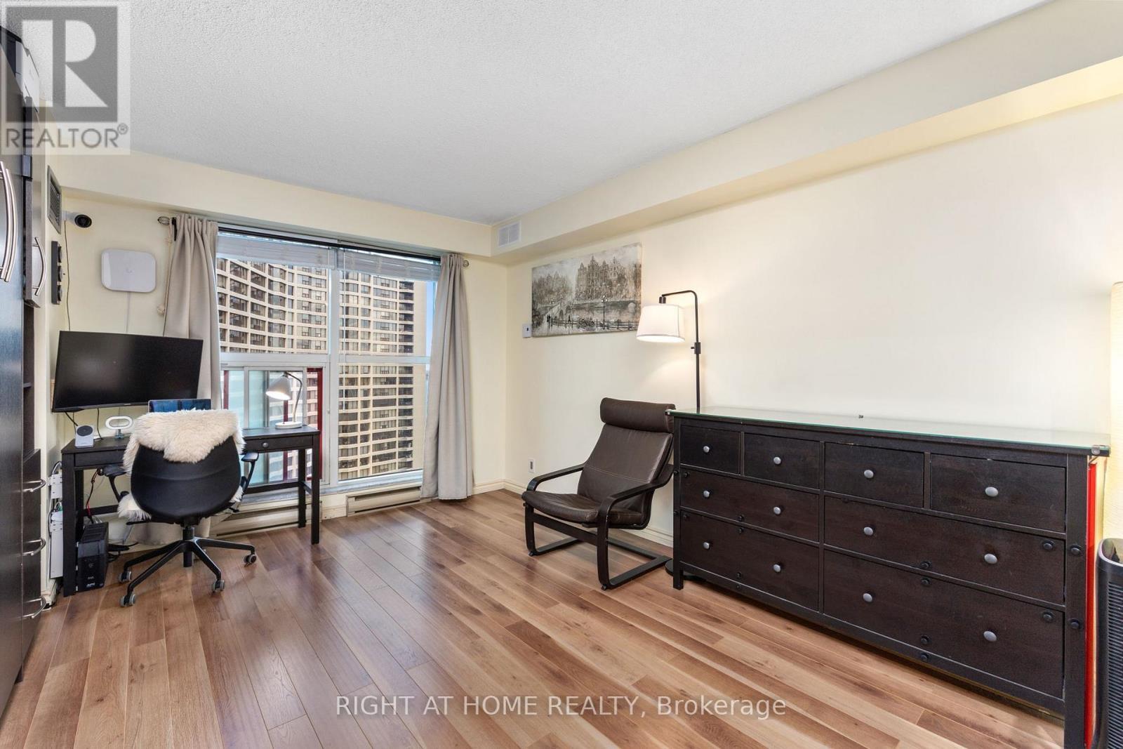 2306 - 77 Harbour Square, Toronto, ON - Indoor Photo Showing Office
