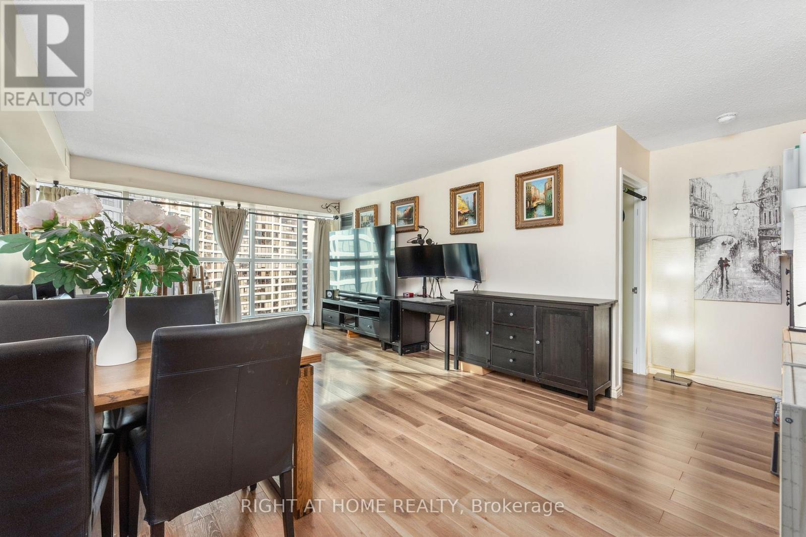 2306 - 77 Harbour Square, Toronto, ON - Indoor