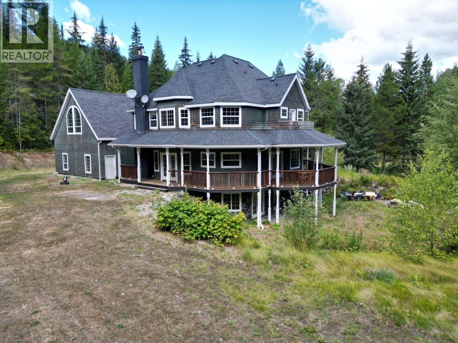 6016 Athelston-Hartford Road, Grand Forks, BC - Outdoor With Deck Patio Veranda