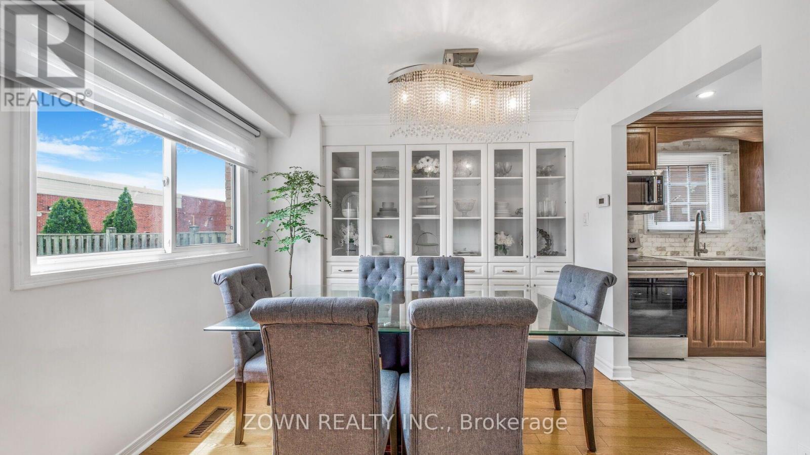 1542 Kirkrow Crescent, Mississauga, ON - Indoor Photo Showing Dining Room