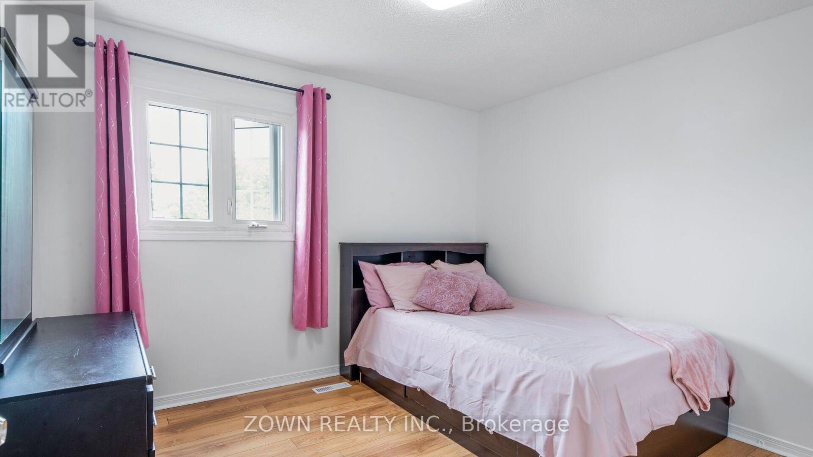 1542 Kirkrow Crescent, Mississauga, ON - Indoor Photo Showing Bedroom