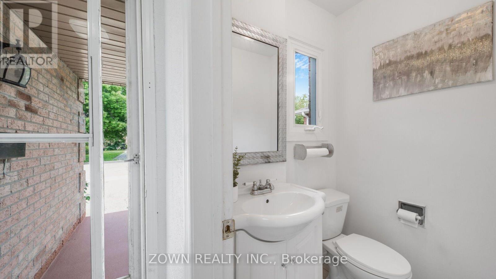 1542 Kirkrow Crescent, Mississauga, ON - Indoor Photo Showing Bathroom