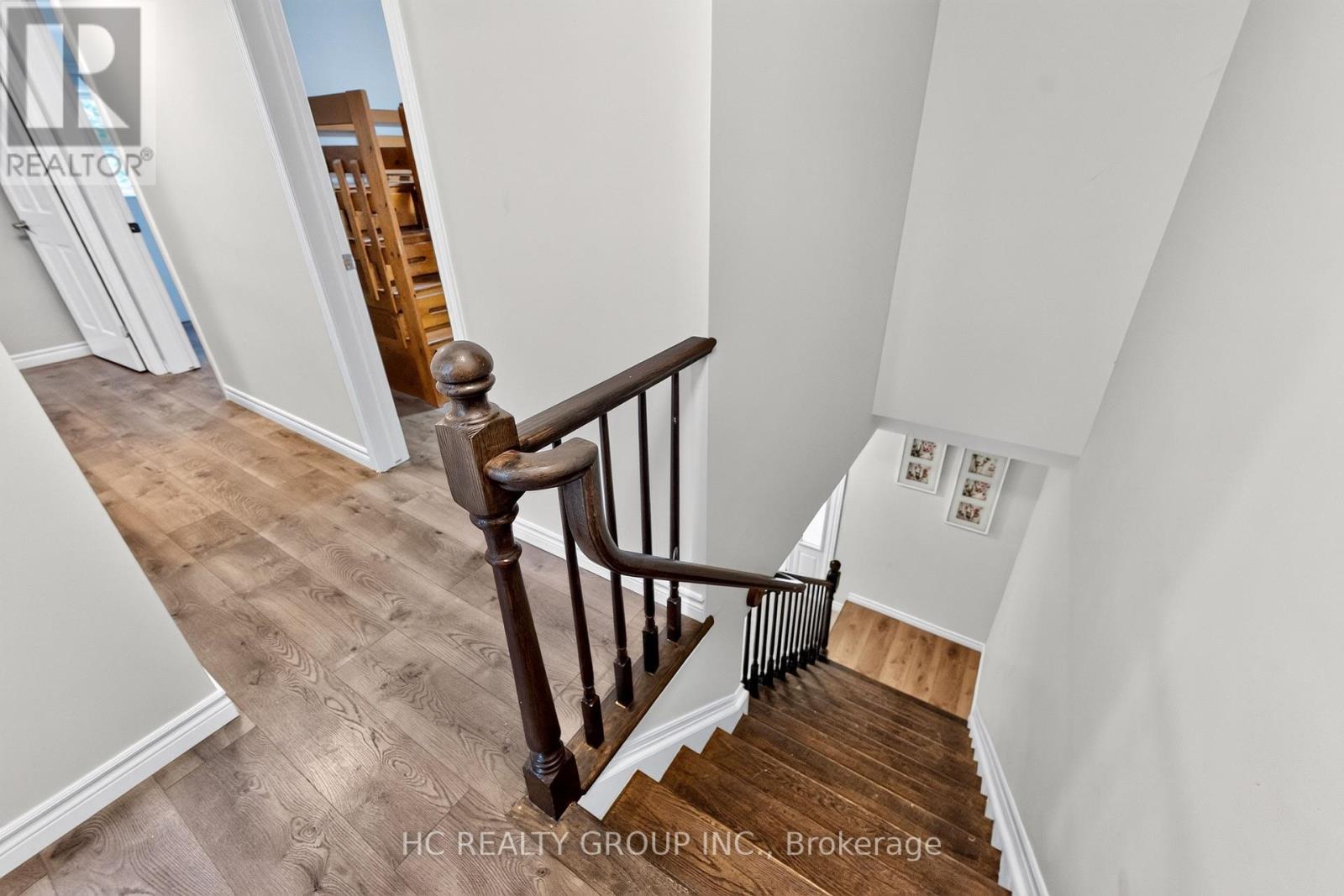 22 Fireside Drive, Hamilton, ON - Indoor Photo Showing Other Room