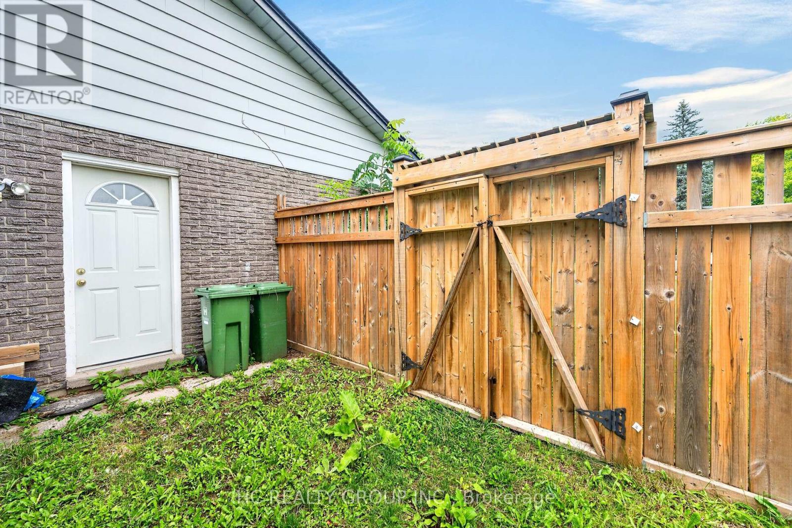 22 Fireside Drive, Hamilton, ON - Outdoor With Exterior