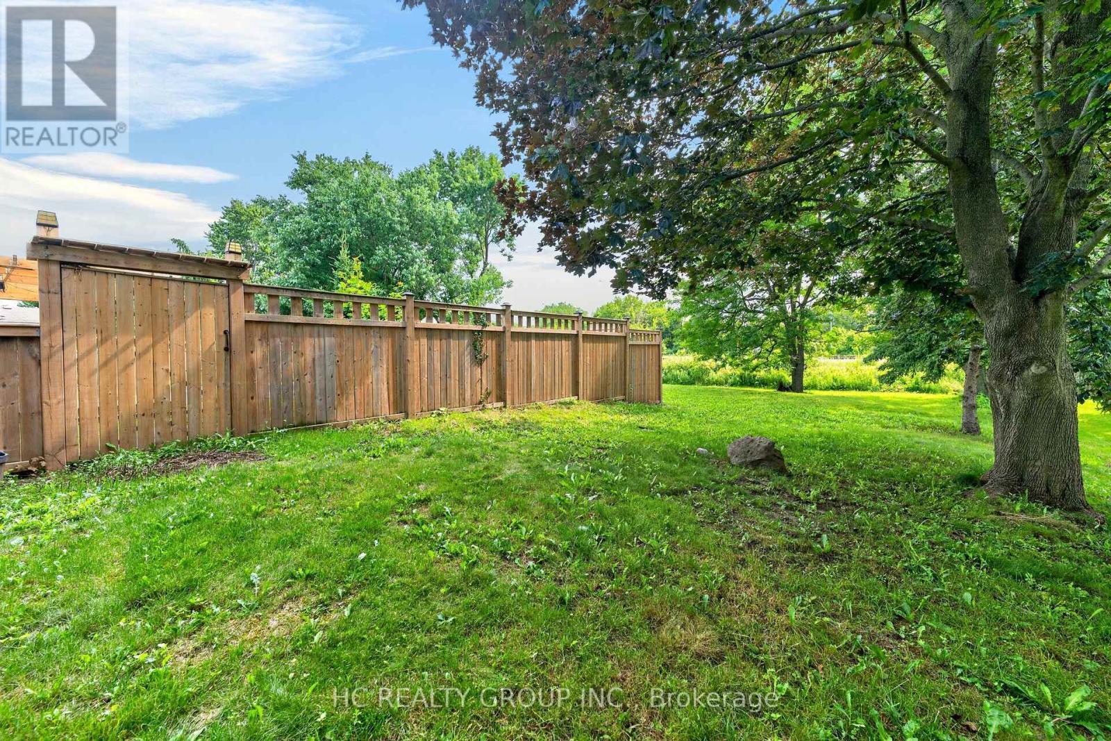 22 Fireside Drive, Hamilton, ON - Outdoor
