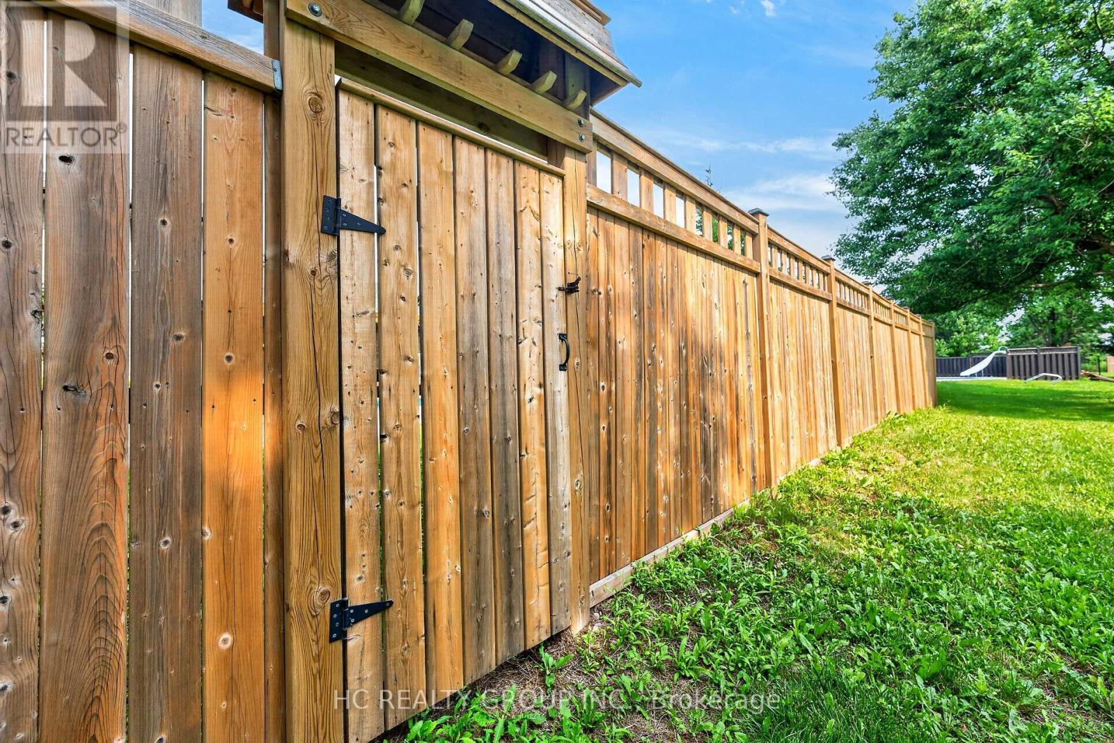 22 Fireside Drive, Hamilton, ON - Outdoor