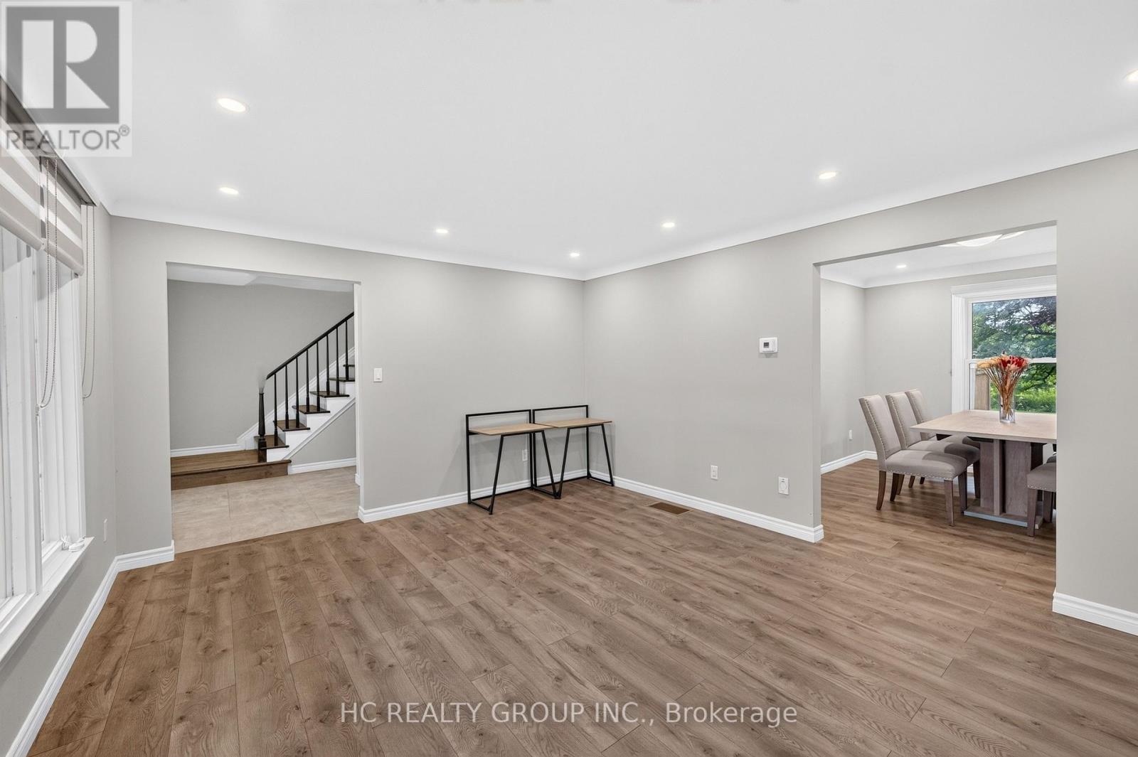 22 Fireside Drive, Hamilton, ON - Indoor Photo Showing Other Room