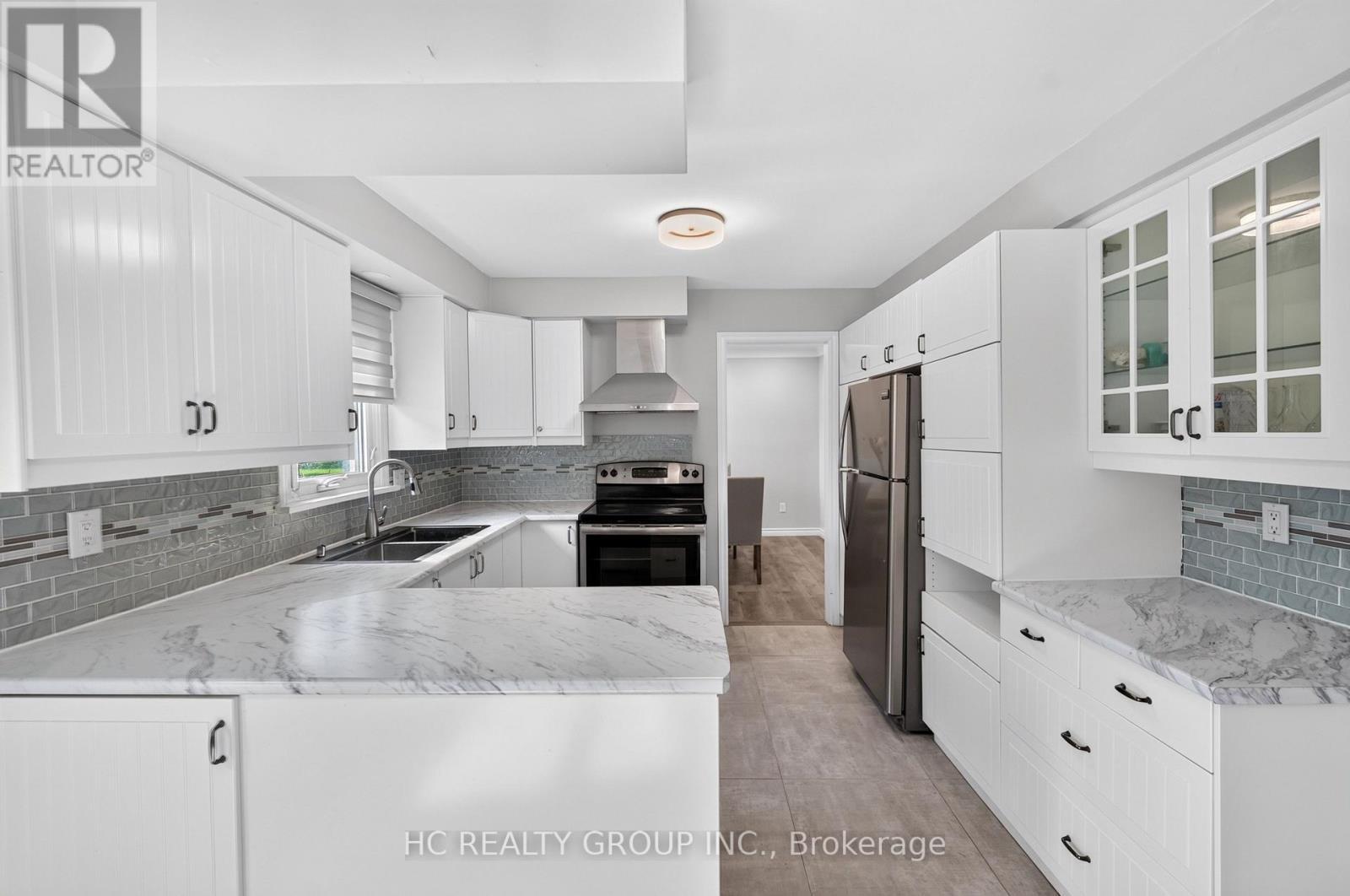 22 Fireside Drive, Hamilton, ON - Indoor Photo Showing Kitchen With Double Sink