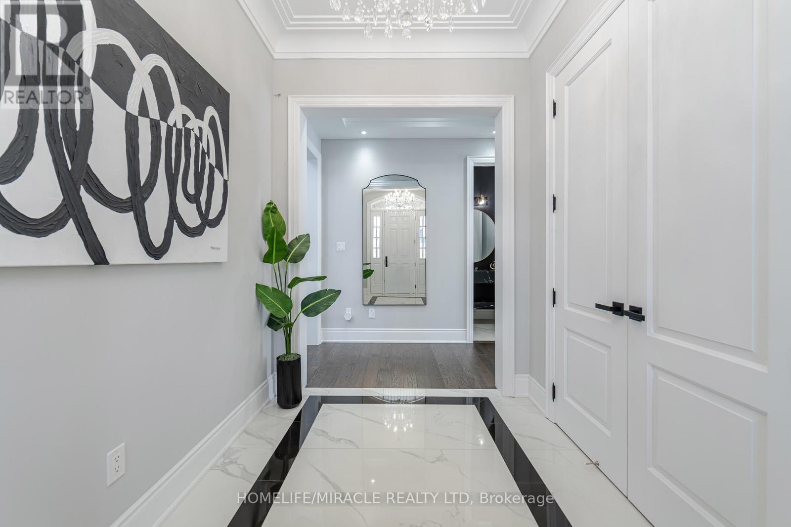 6 Stokes Drive, King, ON - Indoor Photo Showing Other Room