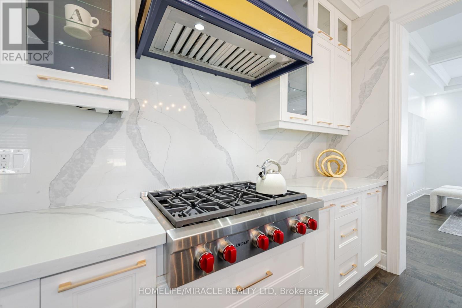 6 Stokes Drive, King, ON - Indoor Photo Showing Kitchen