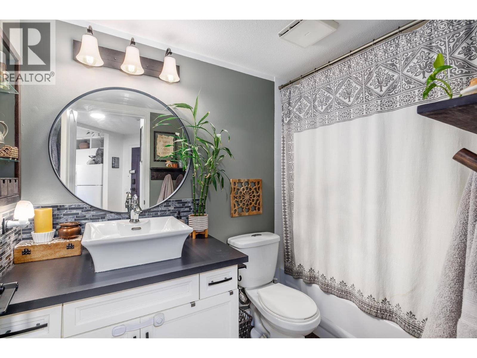 709 Houghton Road Unit# 315, Kelowna, BC - Indoor Photo Showing Bathroom