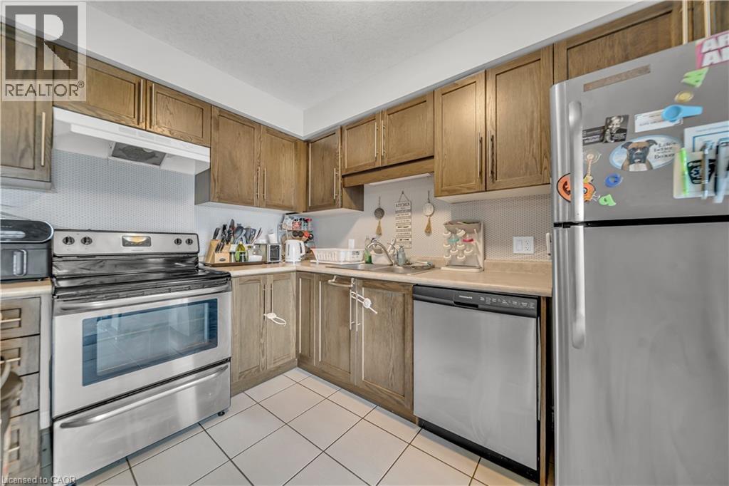 1450 Caen Avenue, Woodstock, ON - Indoor Photo Showing Kitchen