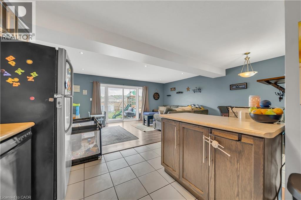 1450 Caen Avenue, Woodstock, ON - Indoor