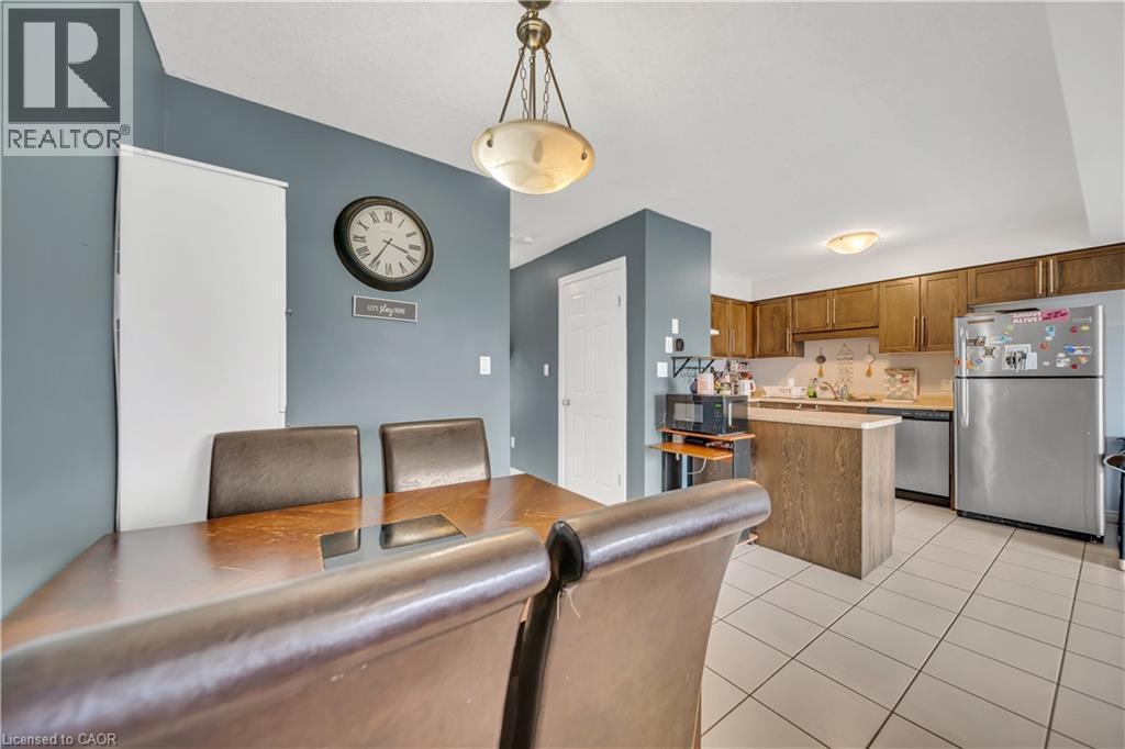 1450 Caen Avenue, Woodstock, ON - Indoor Photo Showing Kitchen