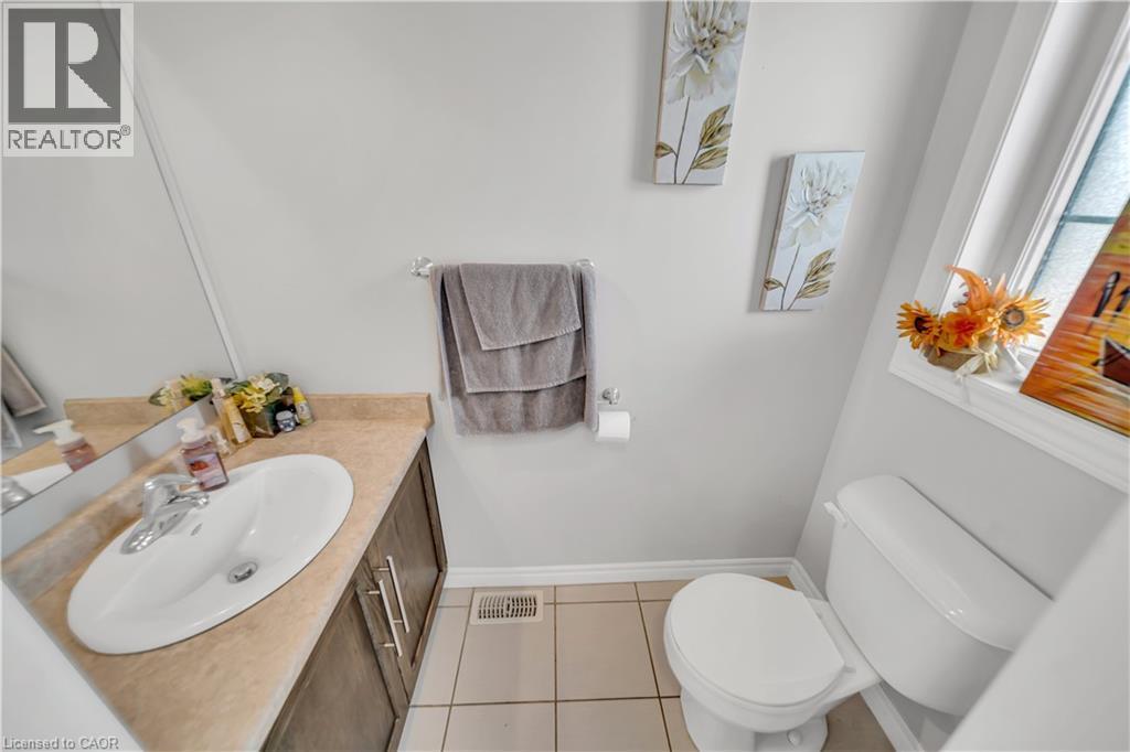 1450 Caen Avenue, Woodstock, ON - Indoor Photo Showing Bathroom