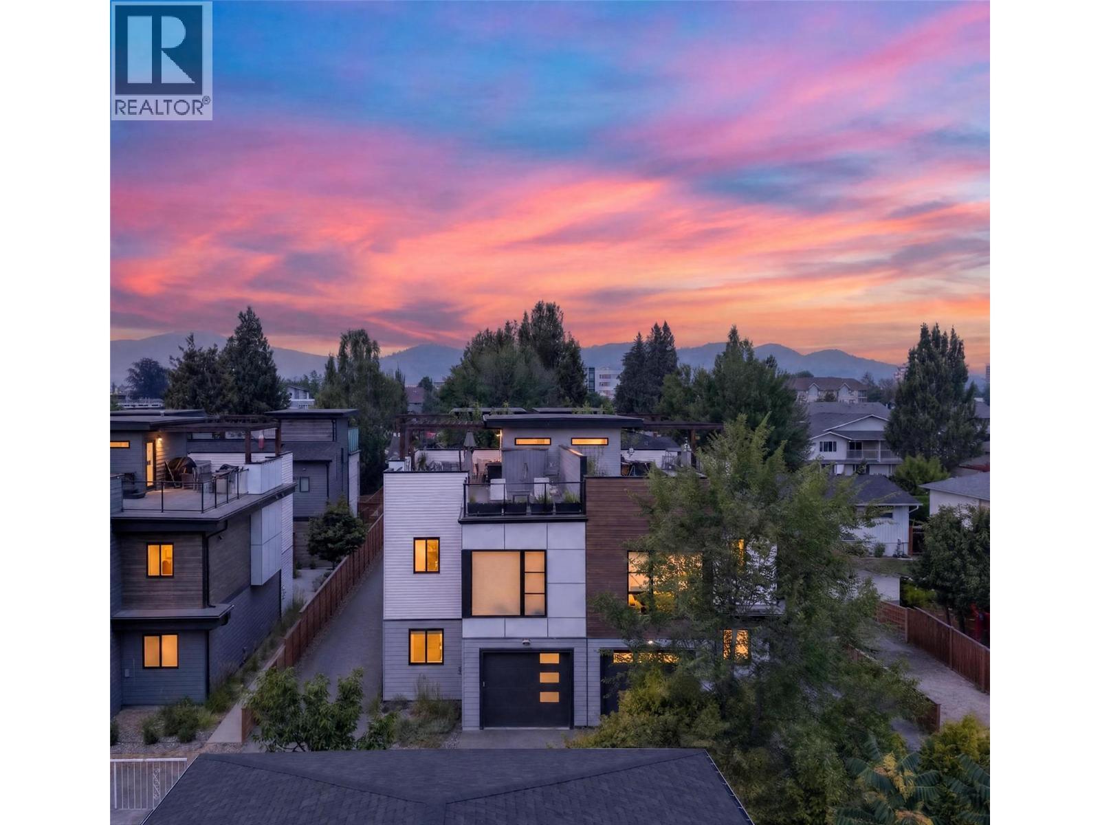 945 Borden Avenue Unit# 1, Kelowna, BC - Outdoor With View