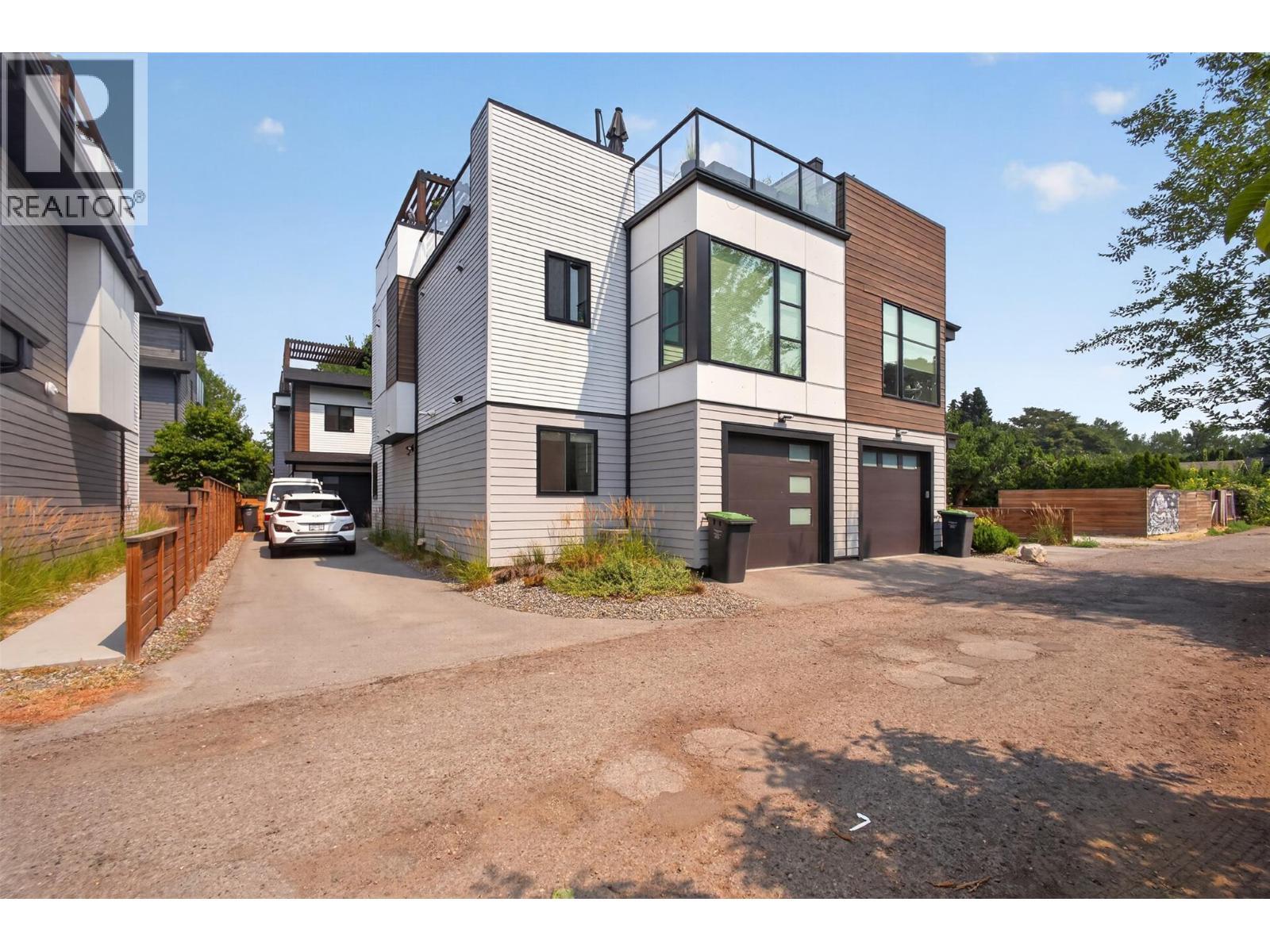 945 Borden Avenue Unit# 1, Kelowna, BC - Outdoor