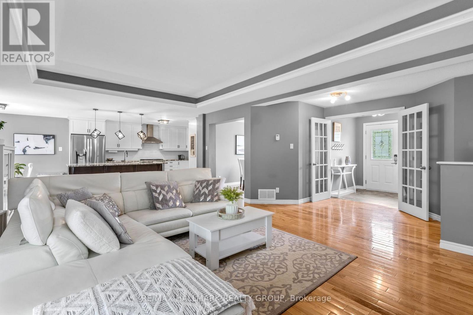 520 David Manchester Road, Ottawa, ON - Indoor Photo Showing Living Room
