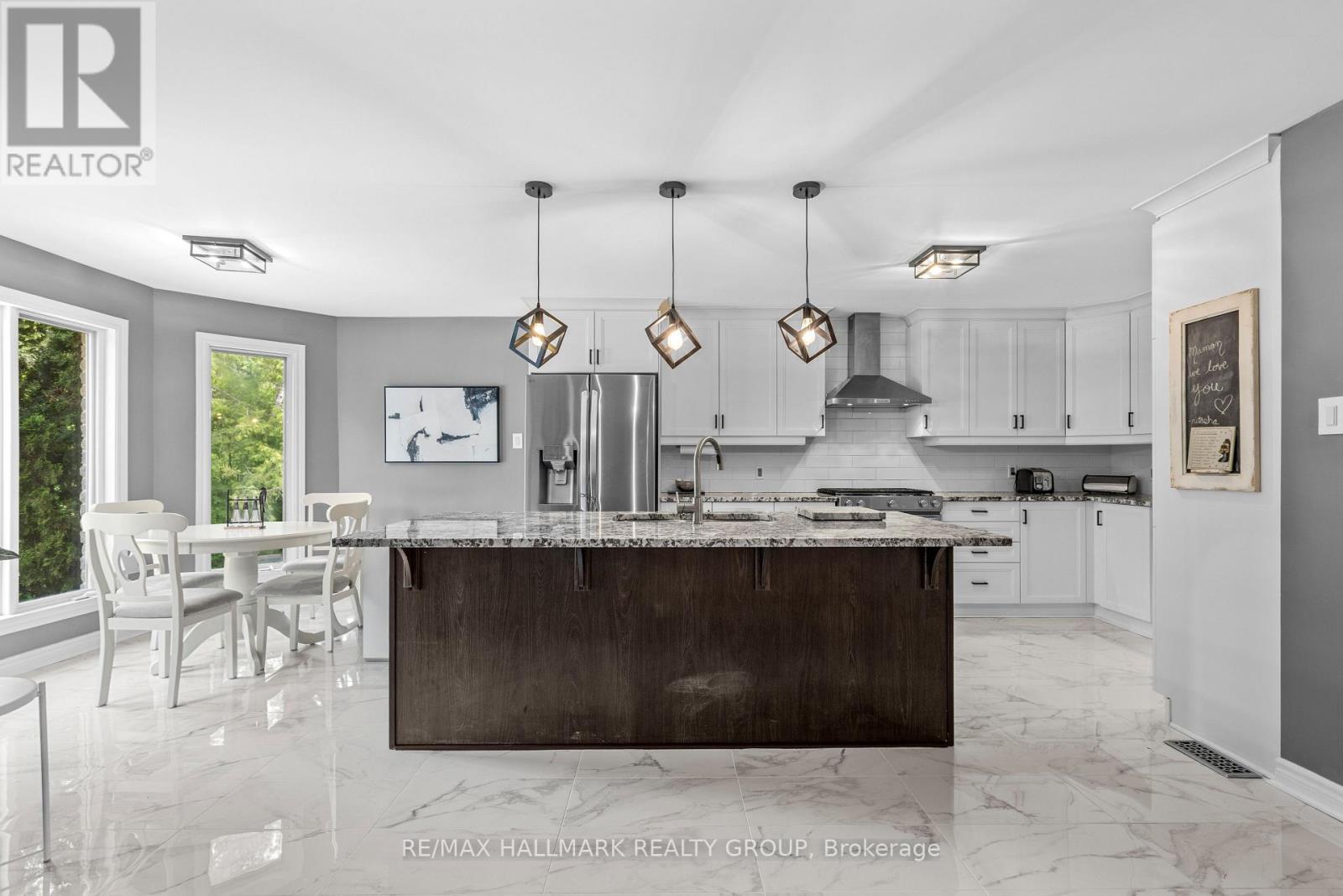520 David Manchester Road, Ottawa, ON - Indoor Photo Showing Kitchen With Upgraded Kitchen