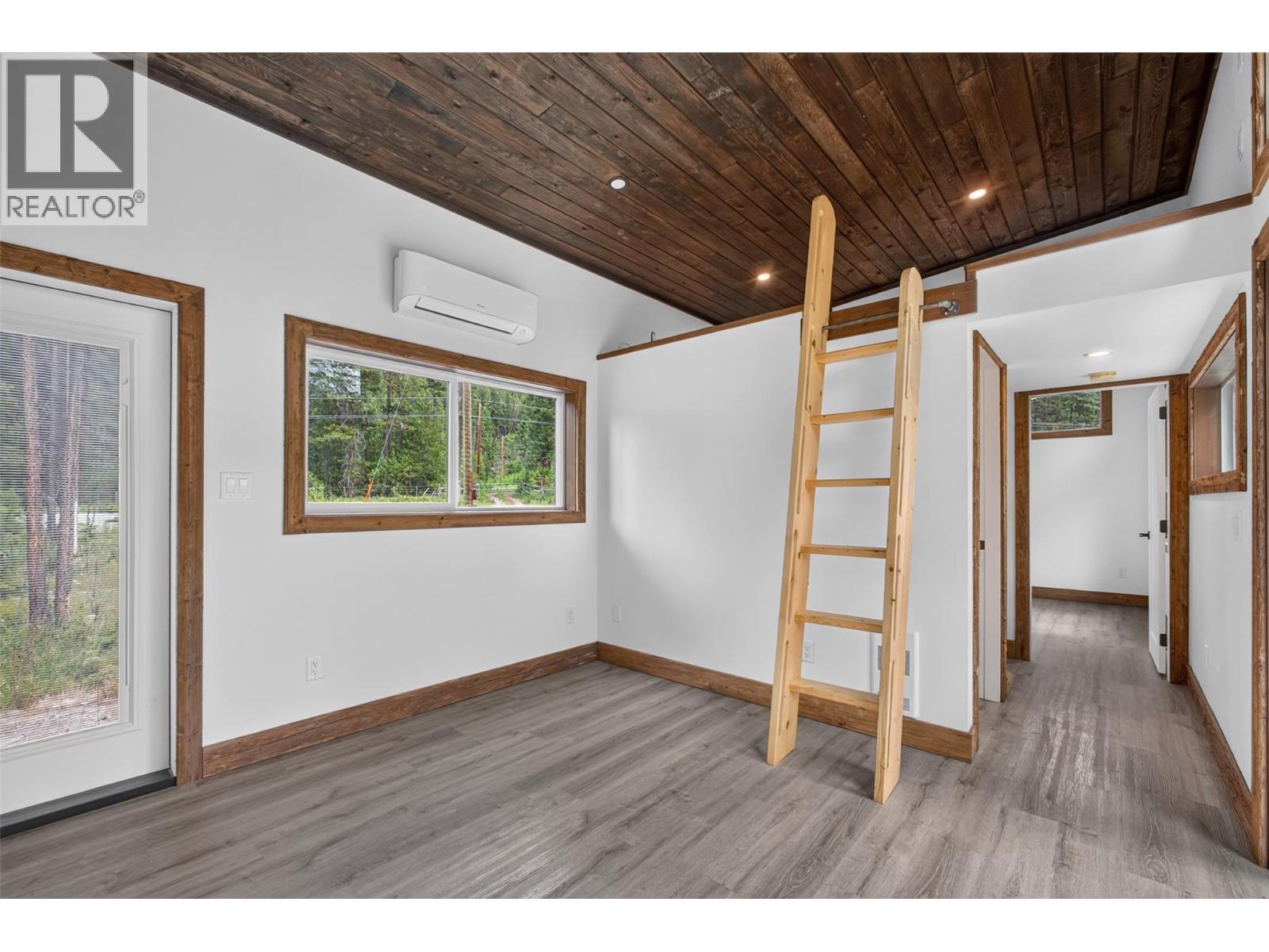 5533 33 Highway Unit# 1, Beaverdell, BC