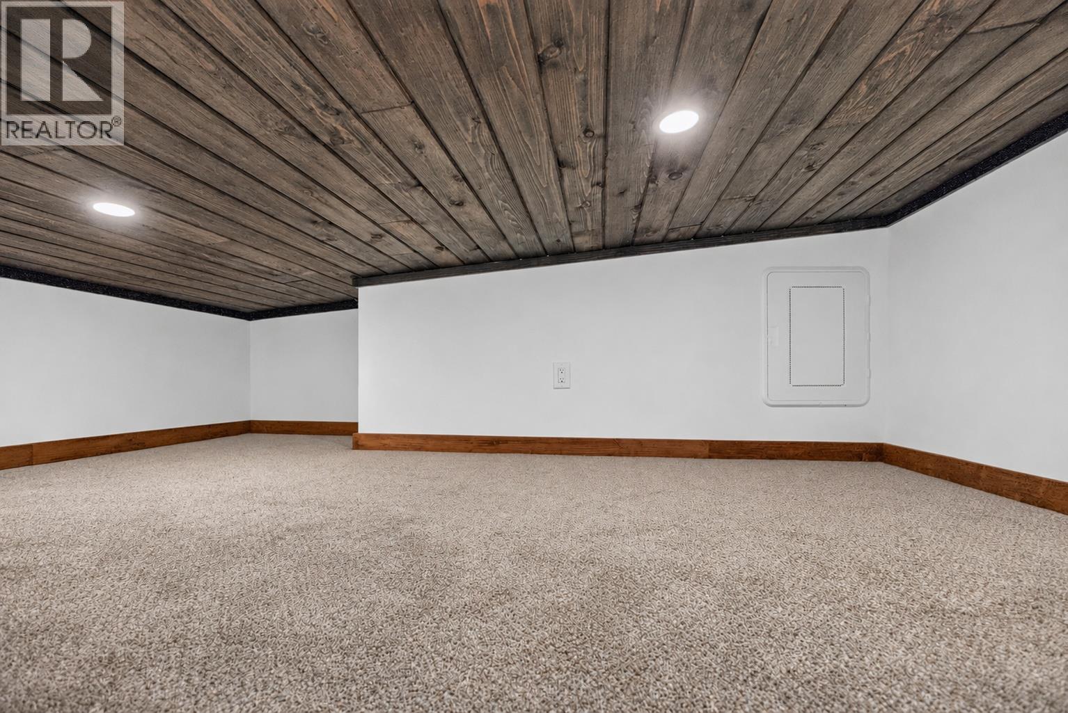 Loft - 5533 33 Highway Unit# 1, Beaverdell, BC