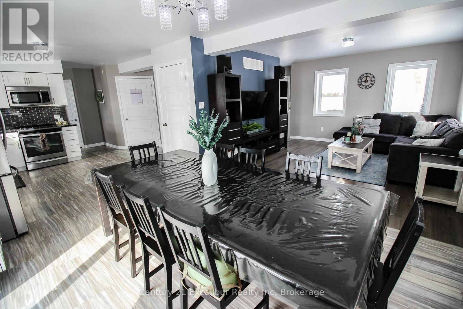 7104 Sixth Line Road W, Centre Wellington, ON - Indoor