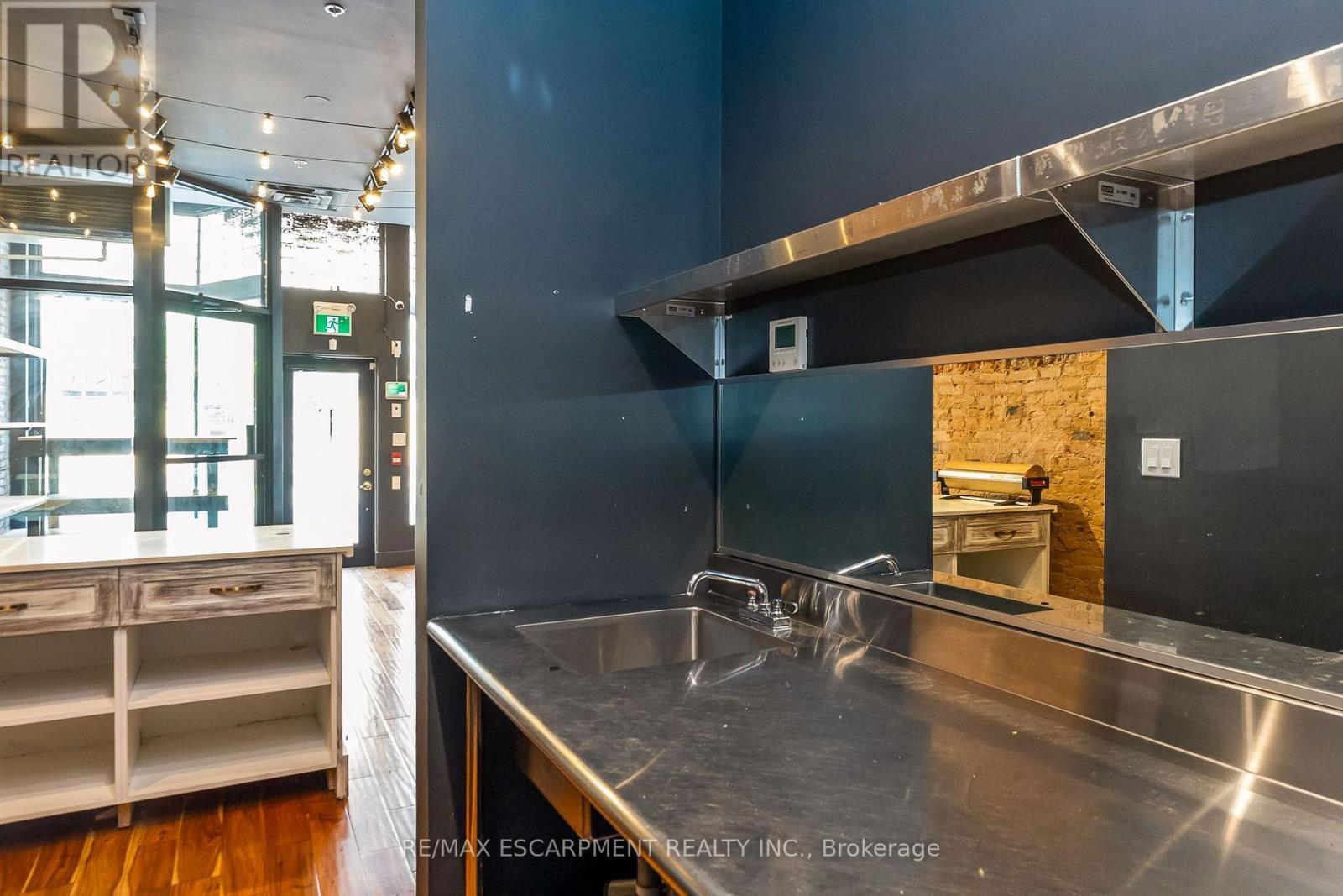 6 John Street N, Hamilton, ON