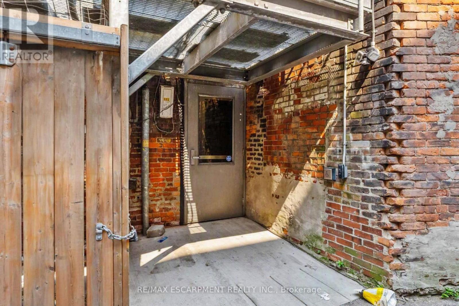 6 John Street N, Hamilton, ON