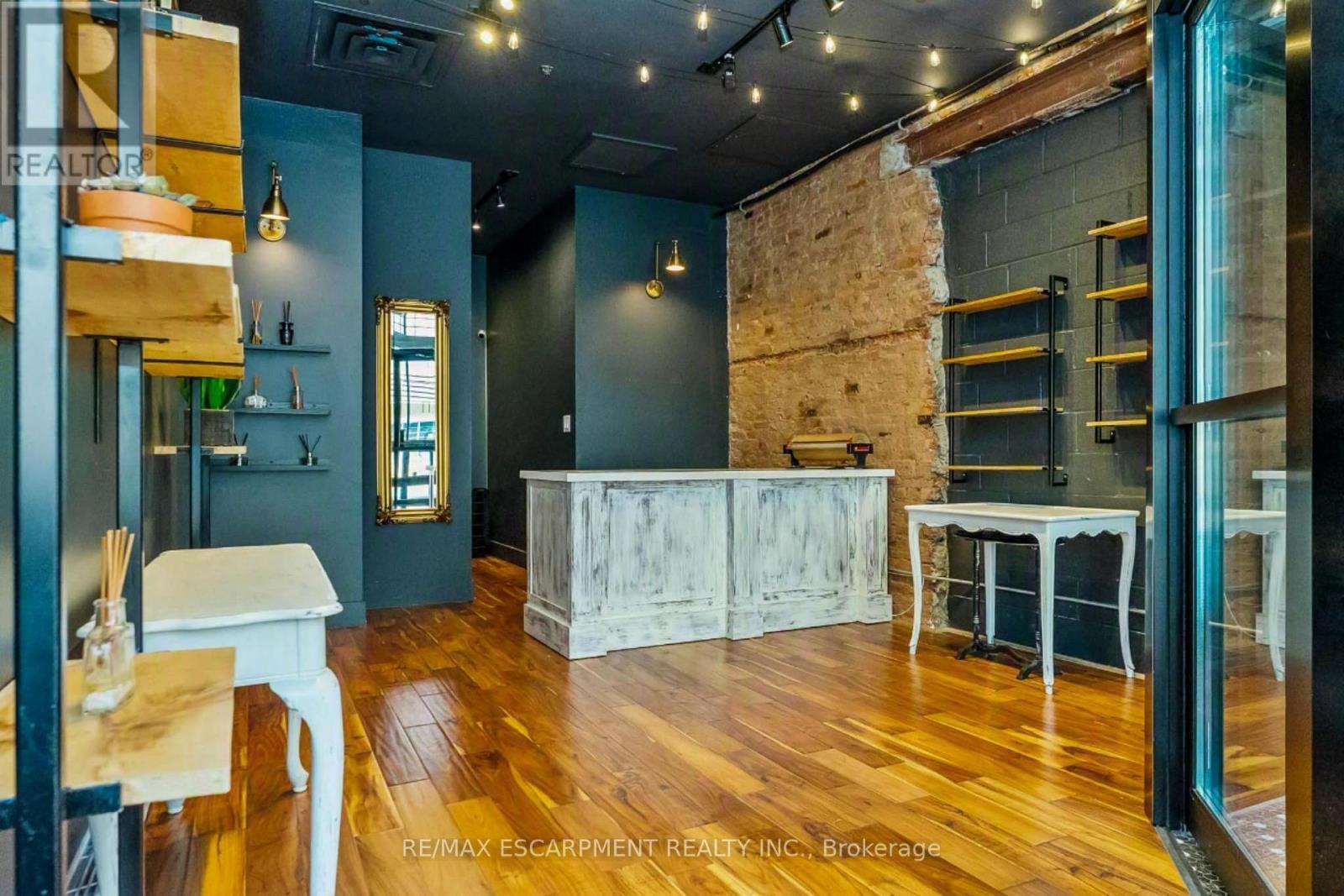 6 John Street N, Hamilton, ON